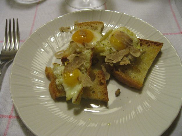 crostini_uova crostini_uova